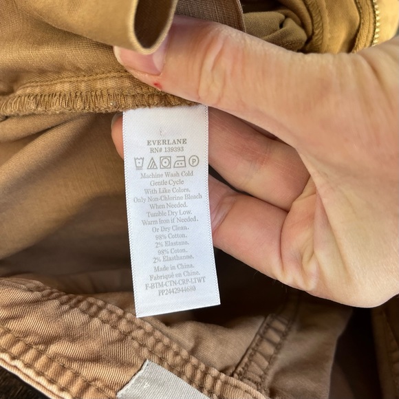 Everlane Wm’s The Lightweight Wide Leg Crop High Waisted Chino Pants Sz 4 - Picture 4 of 13